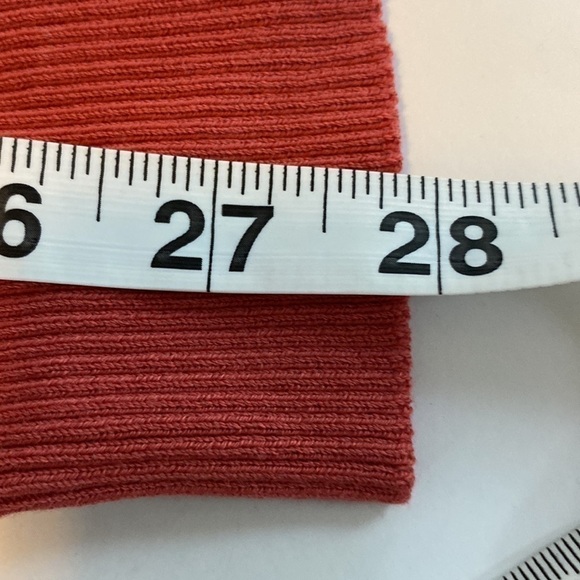 The limited short waisted sweater -rust color size M - Picture 6 of 9